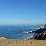 Captain's Log House بيت شباب باليال