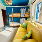 Captain's Log House بيت شباب