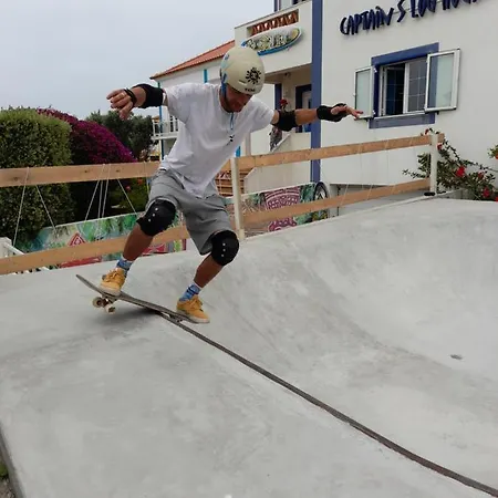 Hostel Captain's Log House Baleal