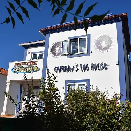 אכסניה Captain's Log House בליאל