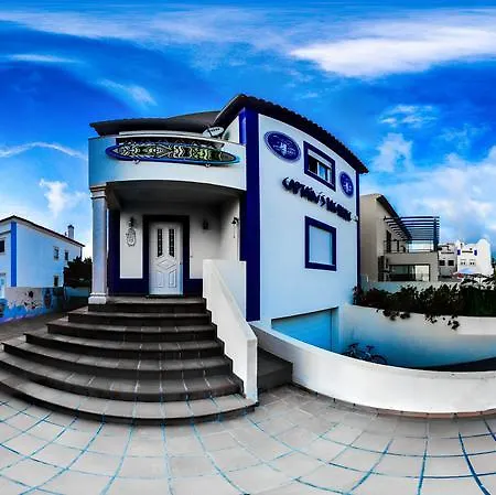 אכסניה Captain's Log House *
