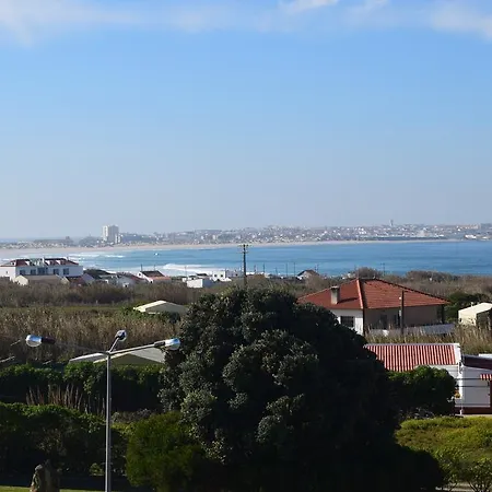 Hostel Captain's Log House Baleal