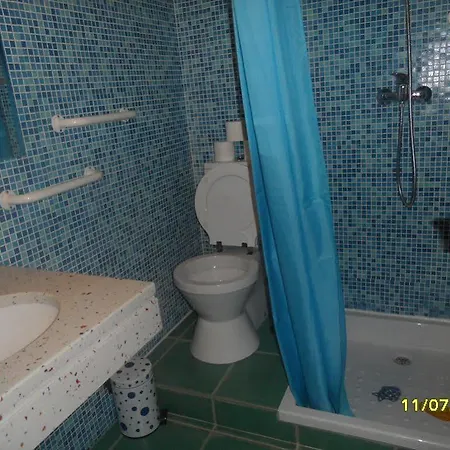 Captain's Log House Hostel *