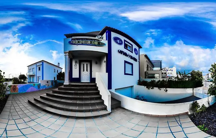 ホステル Captain's Log House *